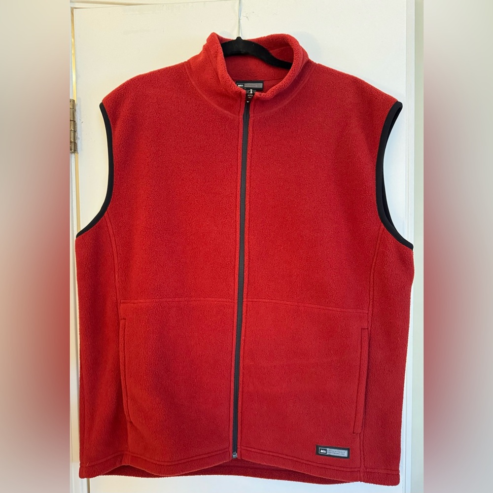 REI Men’s sweater vest